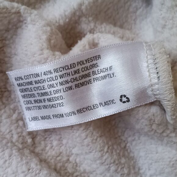 Universal Cream Sweatshirt - Picture 3 of 5